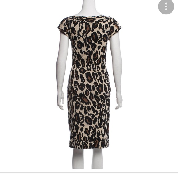 DVF  knit dress bateau neck line two buttons on each shoulder and sleeve - Picture 2 of 5